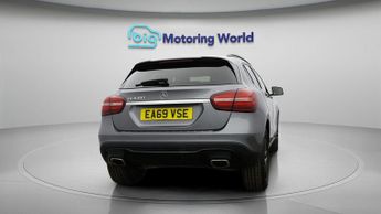 Mercedes-Benz GLA GLA 180 URBAN EDITION