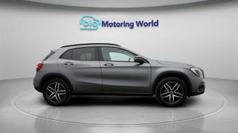 Mercedes-Benz GLA GLA 180 URBAN EDITION