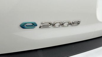 Peugeot E-2008 GT PREMIUM