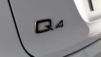 Audi Q4 e-tron S LINE