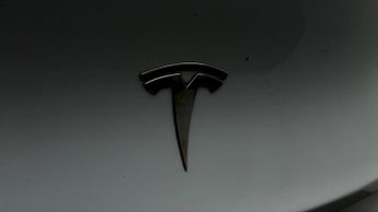 Tesla Model Y BASE
