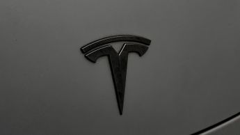 Tesla Model Y BASE