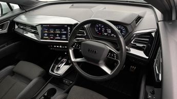 Audi Q4 e-tron S LINE