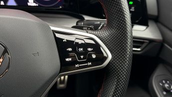 Volkswagen Golf GTI TSI DSG