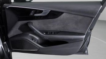 Audi A4 TFSI S LINE BLACK EDITION