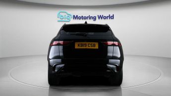 Jaguar F-PACE R-DYNAMIC BLACK