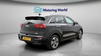 Kia Niro 4 PLUS