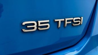 Audi Q2 TFSI S LINE BLACK EDITION