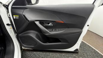 Peugeot E-2008 ACTIVE PREMIUM