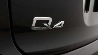 Audi Q4 e-tron S LINE