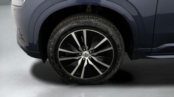 Volvo XC90 B5 MOMENTUM AWD