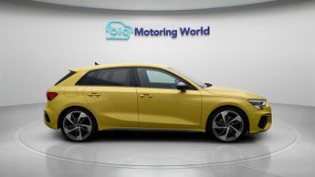 Audi A3 SPORTBACK TFSI S LINE EDITION 1
