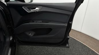 Audi Q4 e-tron S LINE