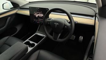 Tesla Model Y BASE