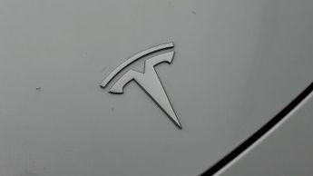 Tesla Model Y BASE