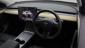 Tesla Model Y LONG RANGE AWD