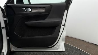 Volvo XC40 RECHARGE T5 R-DESIGN