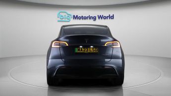 Tesla Model Y LONG RANGE AWD
