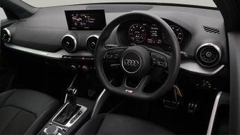 Audi Q2 TFSI S LINE BLACK EDITION