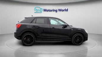 Audi Q2 TFSI S LINE BLACK EDITION