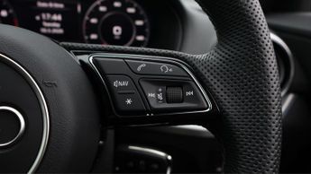 Audi Q2 TFSI S LINE BLACK EDITION