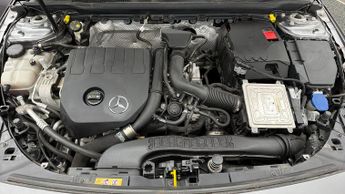 Mercedes-Benz CLA CLA 200 AMG LINE