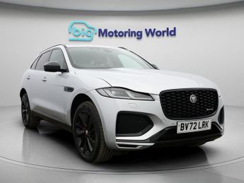 Jaguar F-Pace R-DYNAMIC BLACK
