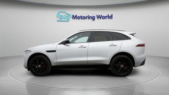 Jaguar F-PACE R-DYNAMIC BLACK