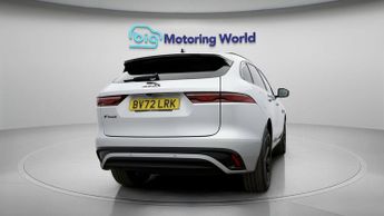 Jaguar F-PACE R-DYNAMIC BLACK