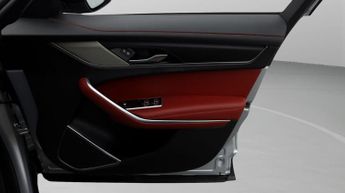 Jaguar F-PACE R-DYNAMIC BLACK