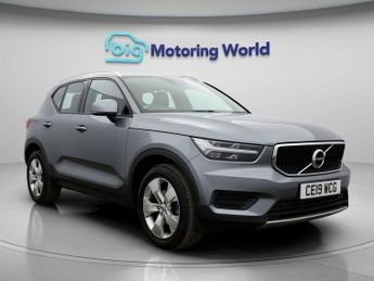 Volvo XC40 T3 MOMENTUM