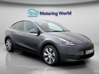 Tesla Model Y LONG RANGE AWD