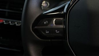 Peugeot E-2008 ALLURE PREMIUM