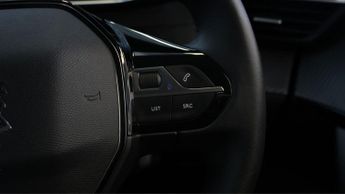 Peugeot E-2008 ALLURE PREMIUM