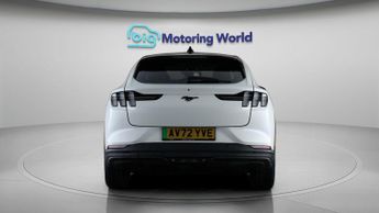 Ford Mustang Mach-E BASE