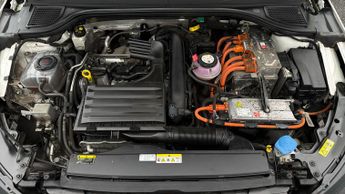 Volkswagen Golf GTE DSG