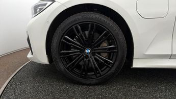 BMW 3 Series 330E M SPORT