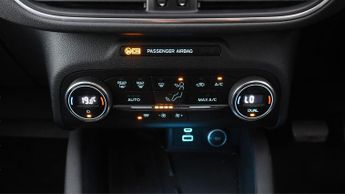 Ford Kuga TITANIUM FIRST EDITION