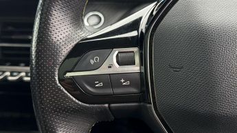 Peugeot E-2008 GT PREMIUM