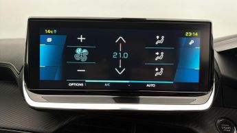 Peugeot E-2008 GT PREMIUM