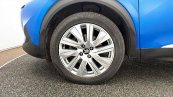 Peugeot E-2008 GT PREMIUM