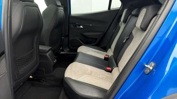 Peugeot E-2008 GT PREMIUM