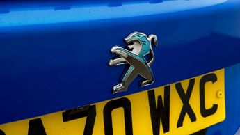 Peugeot E-2008 GT PREMIUM