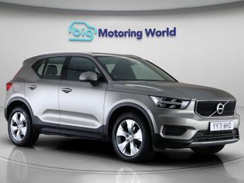 Volvo XC40 T3 MOMENTUM