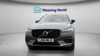 Volvo XC60 B5 R-DESIGN