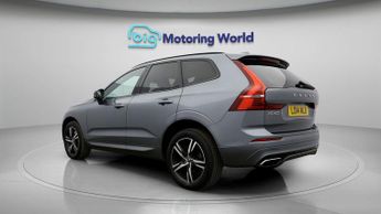 Volvo XC60 B5 R-DESIGN