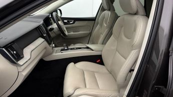 Volvo XC60 RECHARGE T6 PLUS AWD