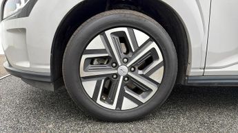 Hyundai KONA PREMIUM