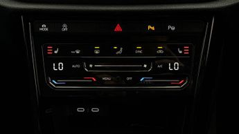 Volkswagen T-Roc R-LINE TSI DSG