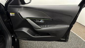 Peugeot E-208 GT PREMIUM